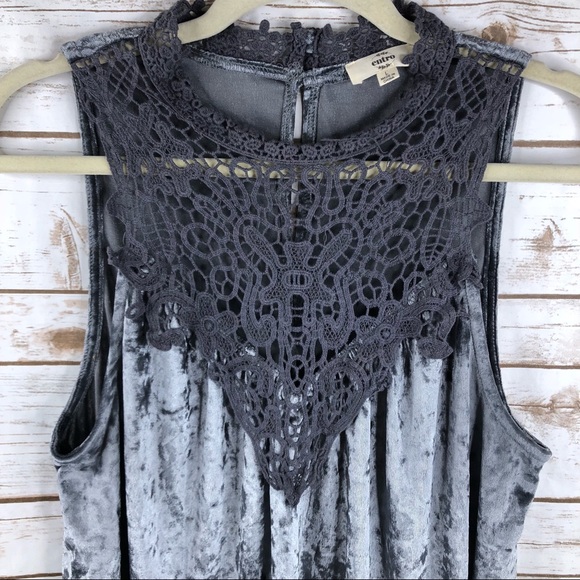 Entro gray crushed velvet crochet keyhole top - Picture 3 of 8